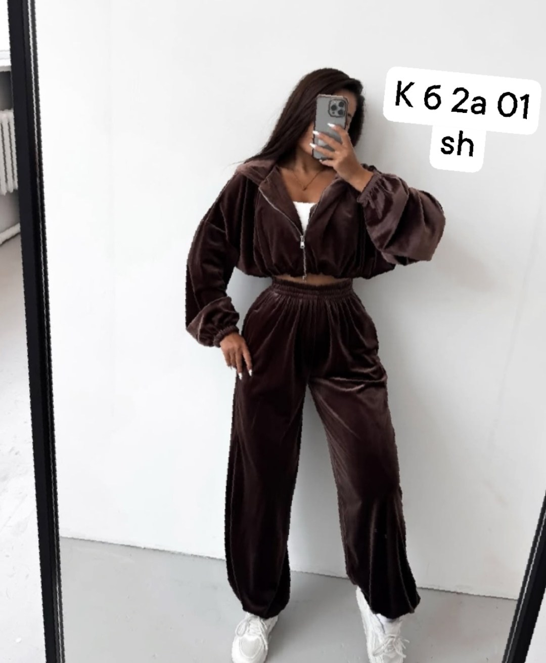 велюровый спортивный костюм,велюровый спортивный костюм женский,женский велюровый костюм,костюм велюровый,велюровый костюм тройка