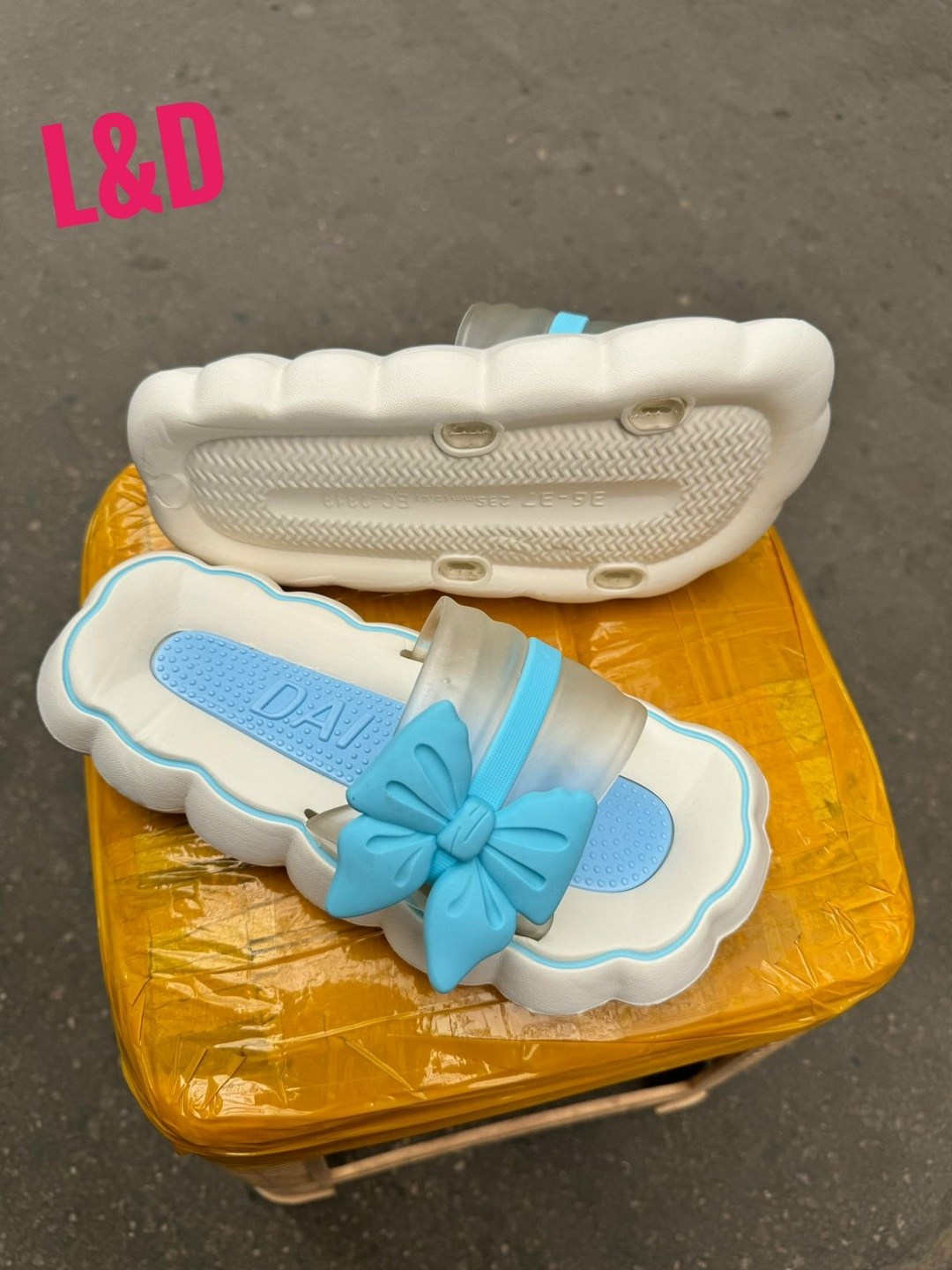 ,шлепанцы женские,летние тапочки,модные тапочки,шлепанцы модные