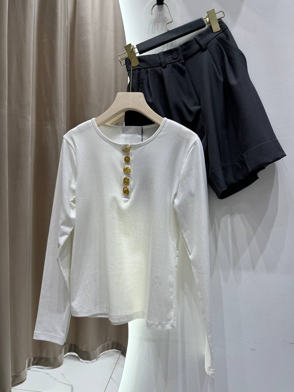 кофта белая,лонгслив белый женский,трикотажная кофта,кофта с вырезом,облегающий лонгслив