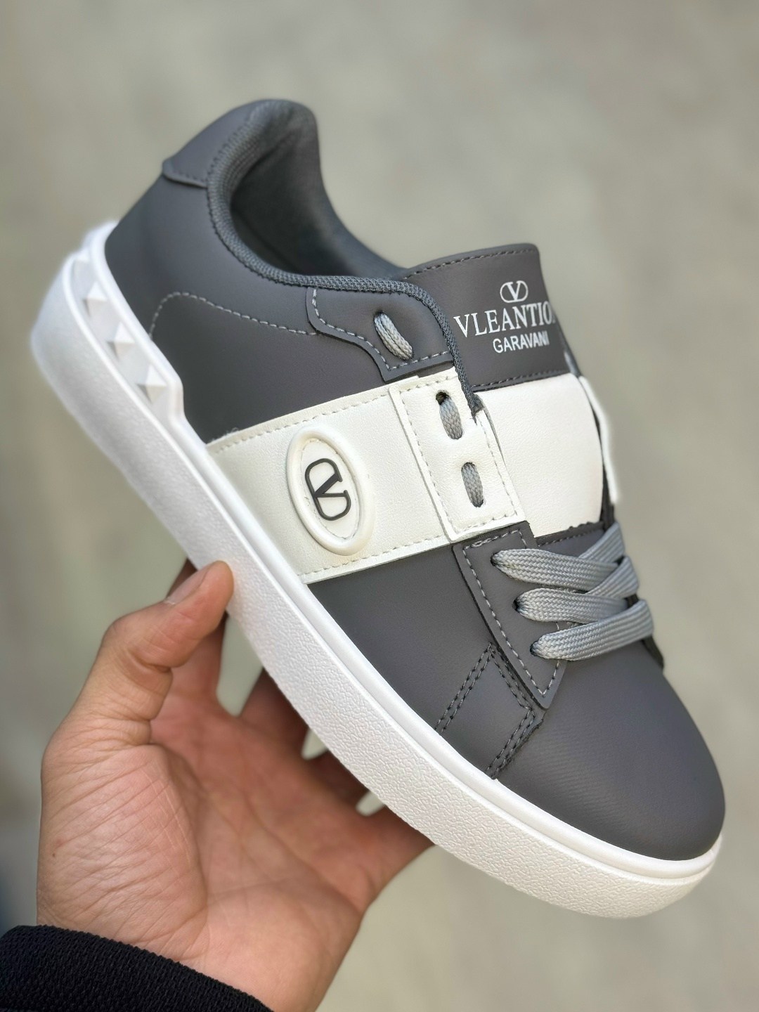 ,кроссовки женскиe,кроссовки valentino,кроссовки женские valentino,белые кроссовки