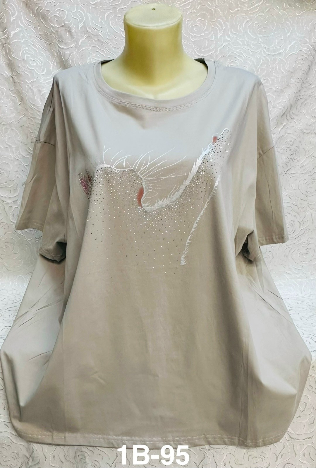 женские футболки больших размеров,футболки женская,футболки больших размеров,женские футболки со стразами,футболки модные