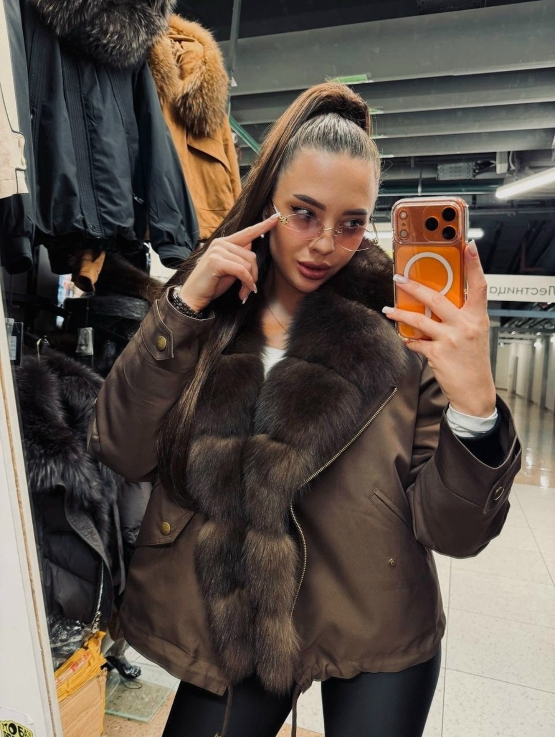 пуховики с мехом,куртка с натуральным мехом,пуховик с натуральным мехом,куртка с мехом,теплая куртка