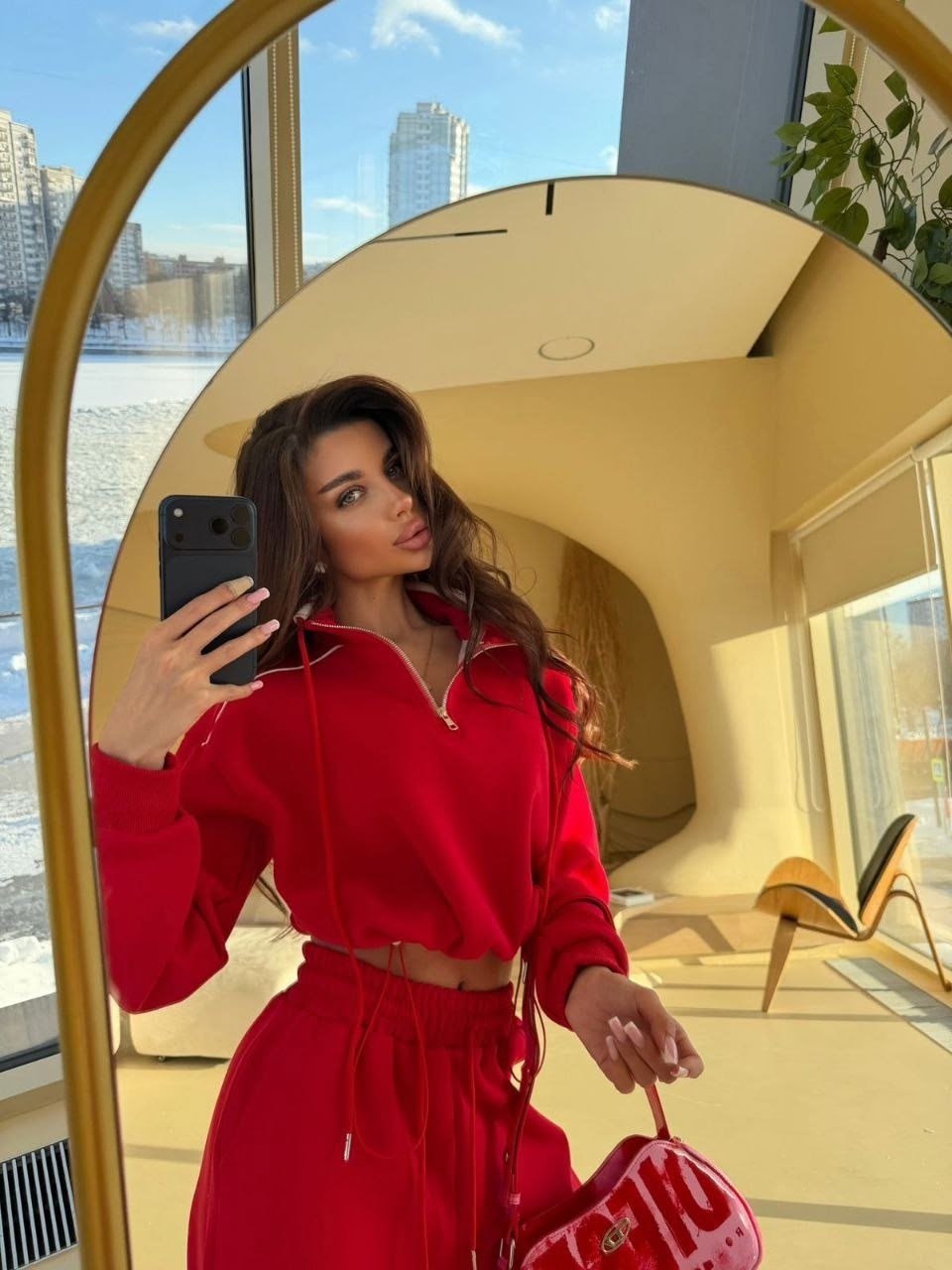 спортивный костюм miu miu женский,костюм спортивный,костюм спортивный женский,стильный костюм,женский красный костюм miu miu