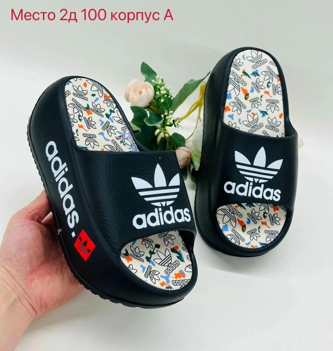 шлепанцы adidas,шлепанцы женские,тапки adidas оутмакс,,adidas сланцы