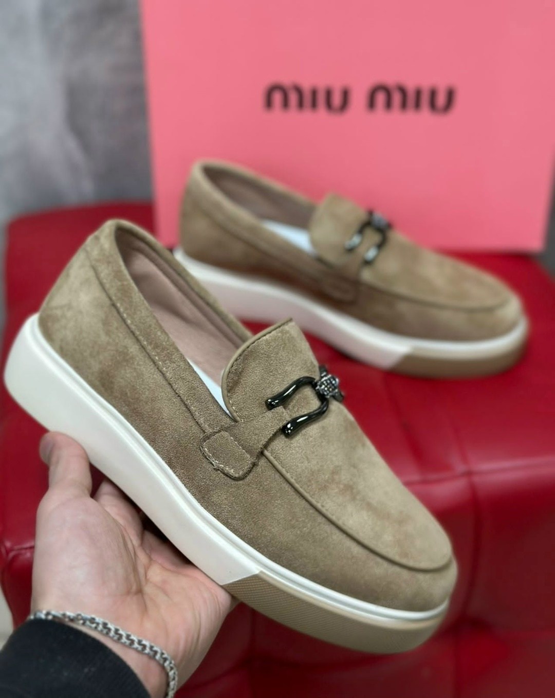 лоферы loro piana женские,лоферы loro piana,лоферы из натуральной замши loro piana,лоро пиано лоферы,бежевые лоферы