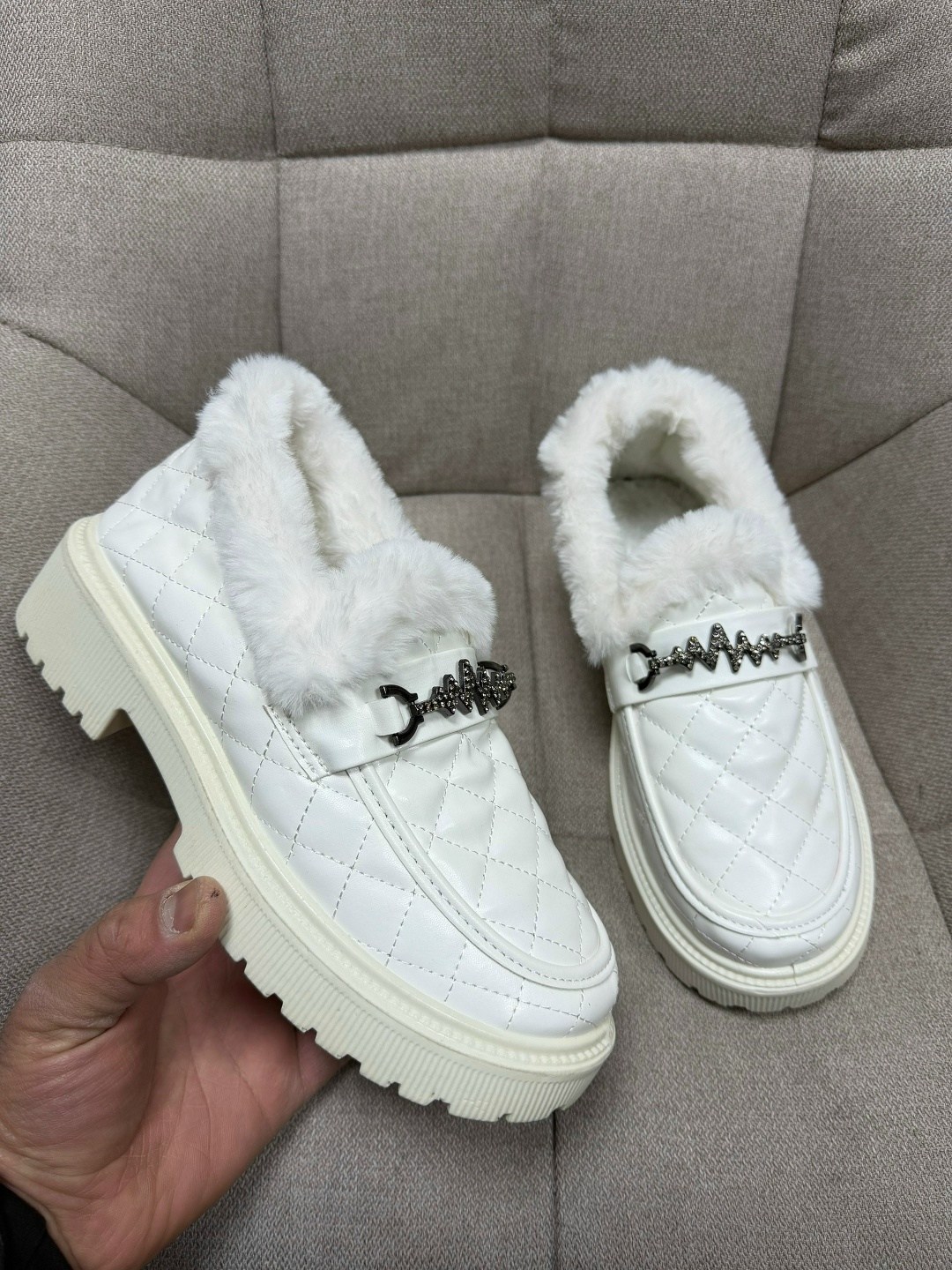 ,угги женские,зимняя женская ,модные угги,женская