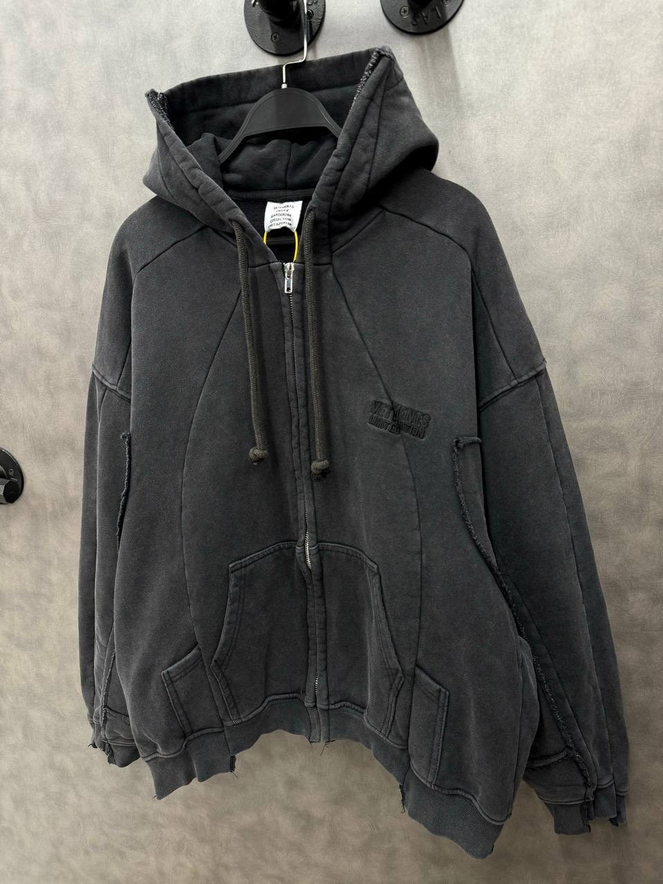 черная толстовка с капюшоном,толстовка,толстовка с капюшоном,толстовка мужской