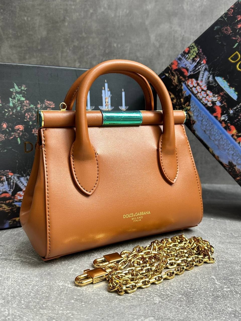 сумка dolce&gabbana,сумка,сумки для женщин,сумка кожаная,сумка с замком