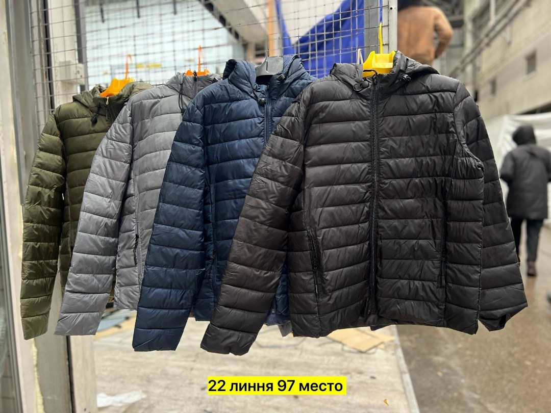 куртка мужская демисезонная на синтепоне,куртка мужская демисезонная на синтепоне стильного фасона,куртка мужская демисезонная стеганная на синтепоне с логотипом,мужская демисезонная куртка,куртка муж