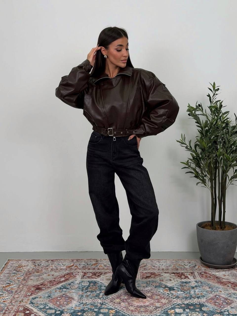 женская куртка кожаная оверсайз короткая okssana firsanova,кожаная куртка,кожаная куртка оверсайз,кожаная куртка женская,куртка женская