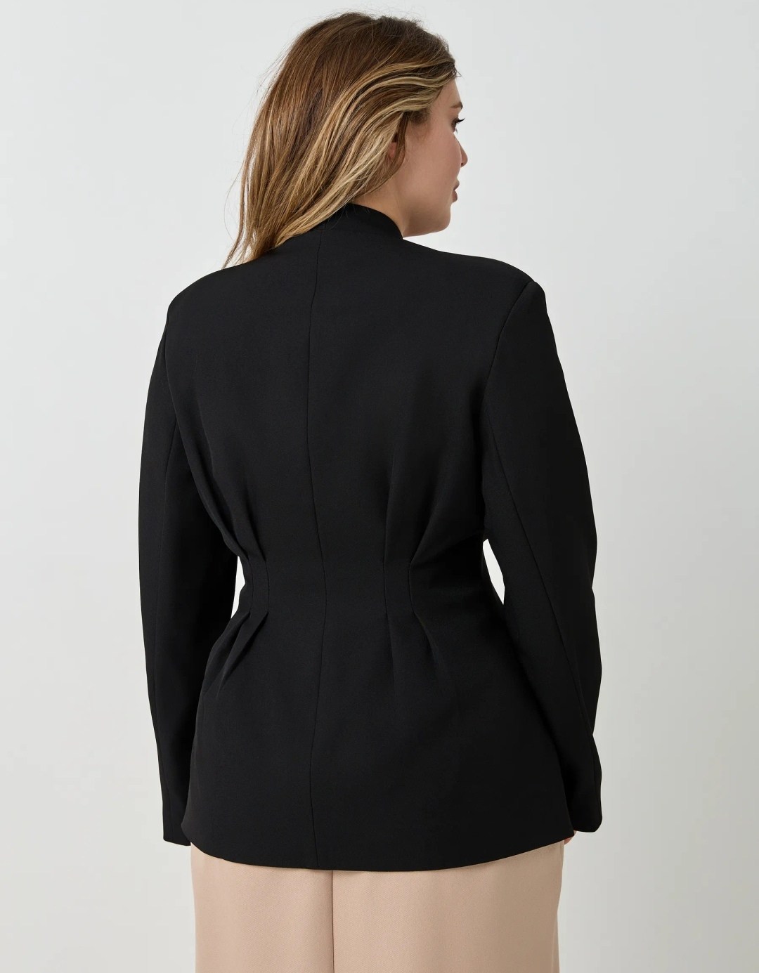 жакет,жакет женский,приталенный жакет,приталенный жакет из костюмной ткани mollis,пиджак