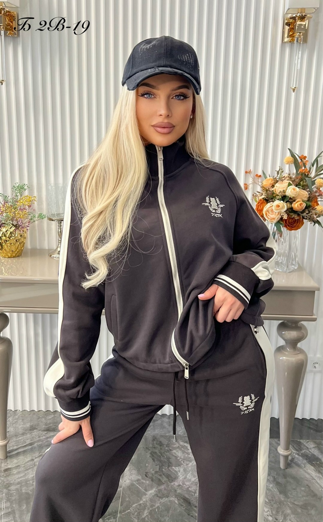 костюм спортивный женский,модный спортивный костюм женский 2026,костюм женский,стильные спортивные костюмы женские 2026,спортивный костюм