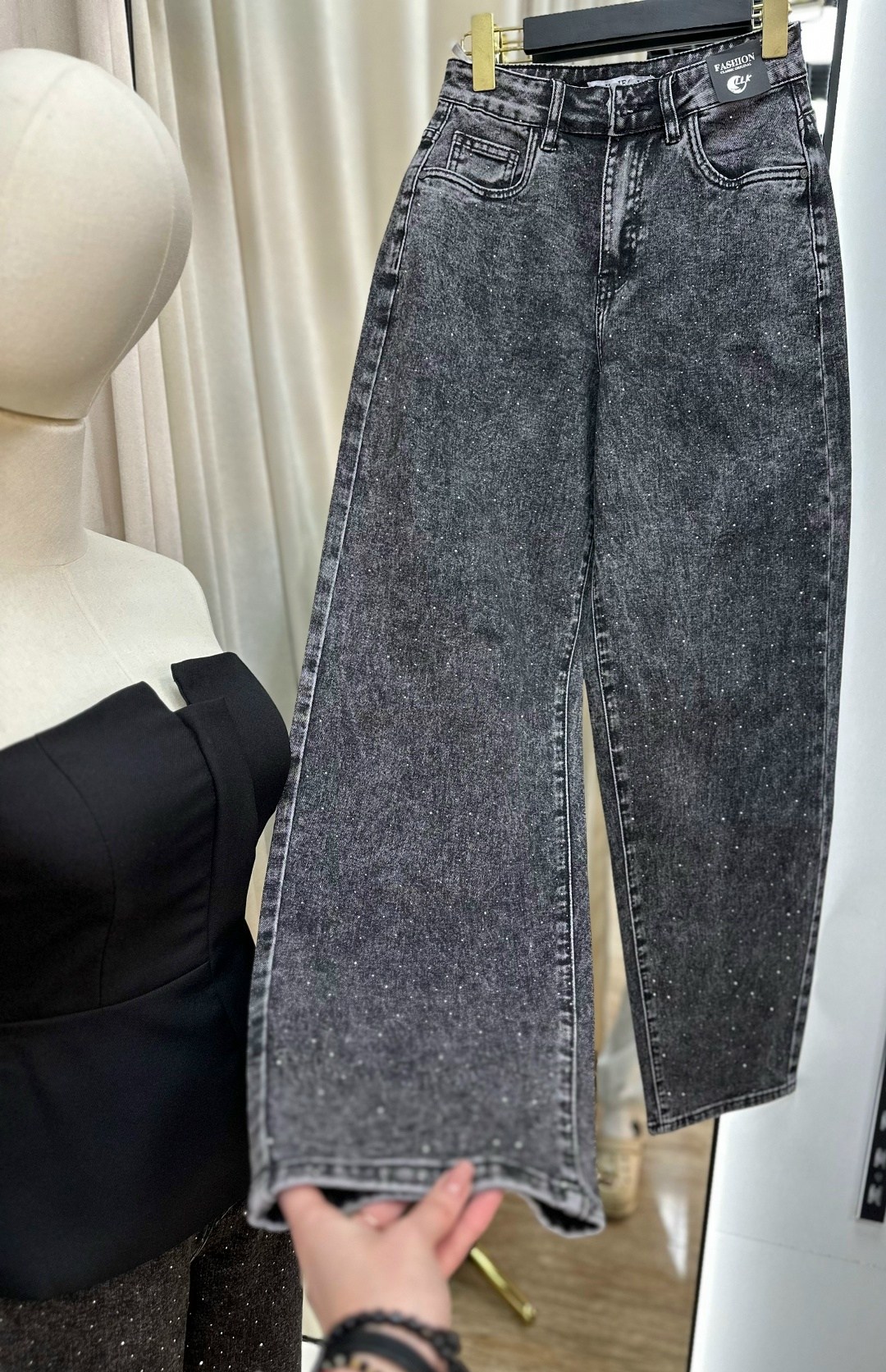 джинсы мода и стиль,джинсы клеш образы,джинсы женские,джинсы