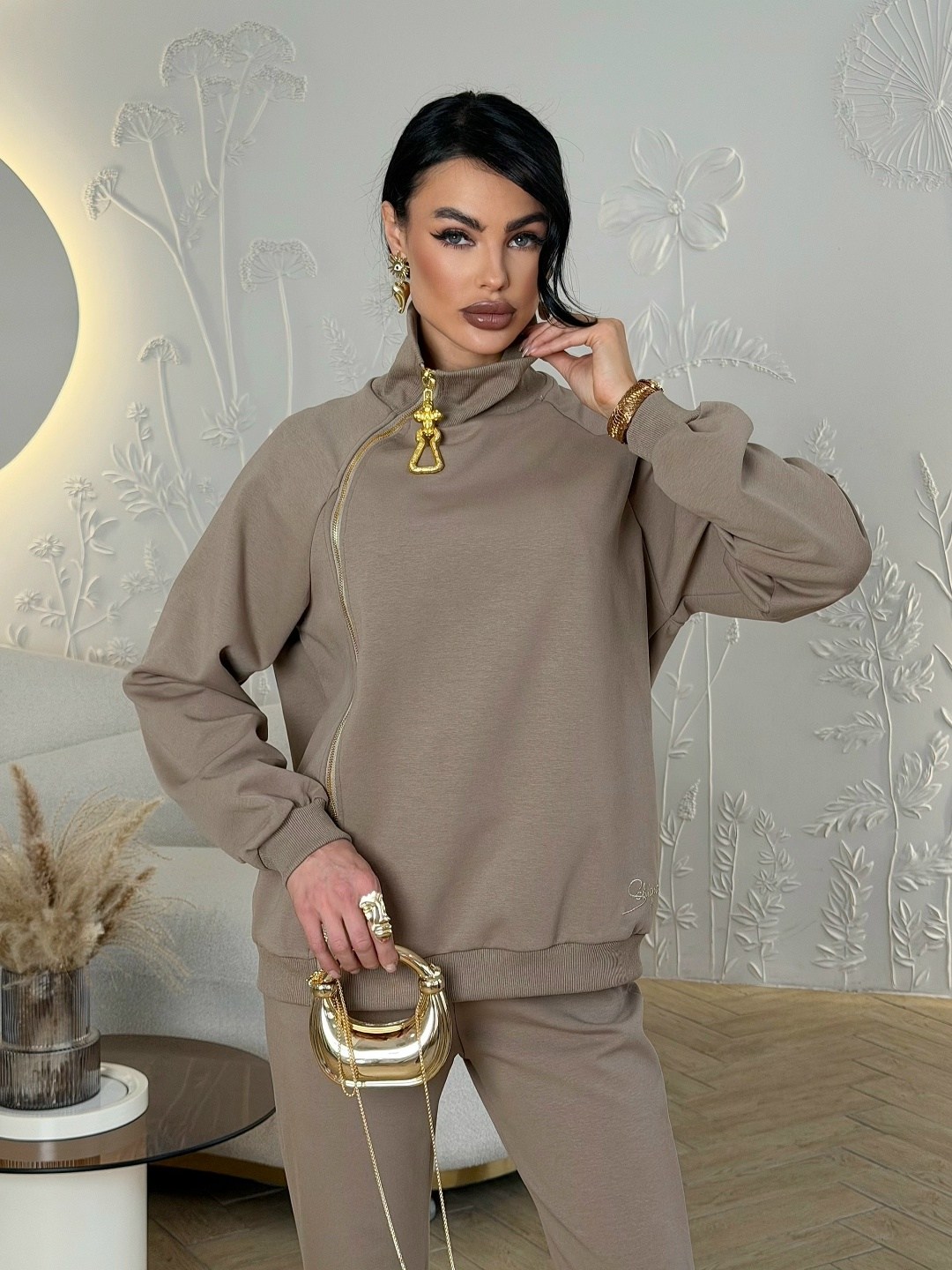 элегантные брюки,модные брюки,широкие брюки,бежевые брюки,повседневные брюки