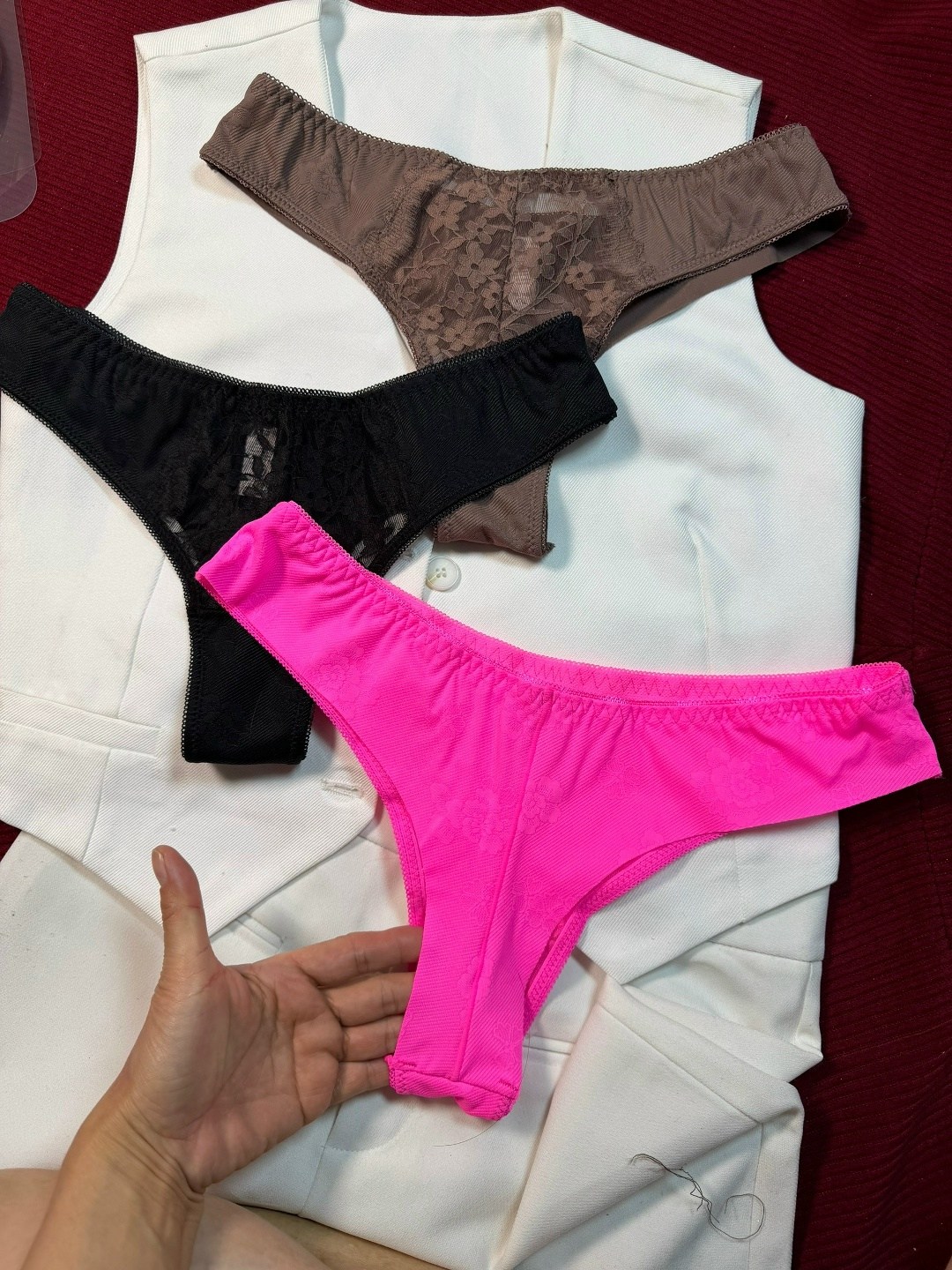 стринги женские кружевные,женские стринги,кружевные стринги,кружевные трусики стринги,стринги нижнее белье