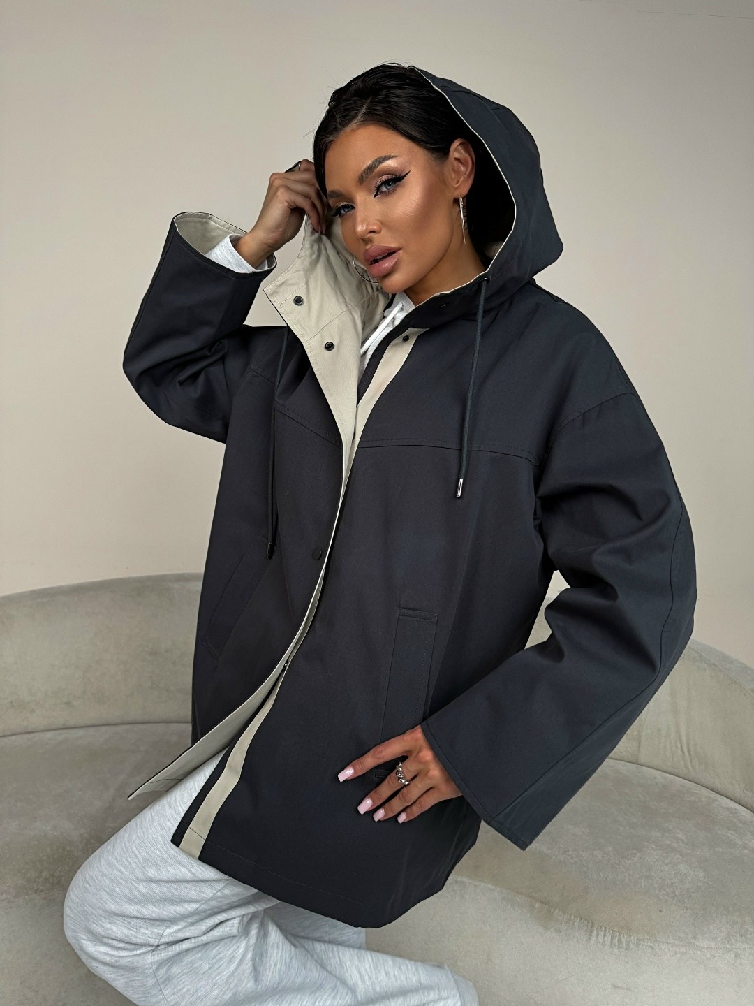 демисезонная куртка,куртка,ветровка удлиненная с капюшоном,куртка модная,женская куртка