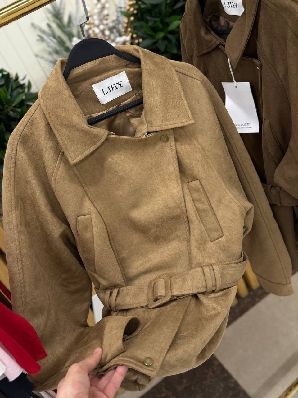 замшевая куртка,куртка рабочего тренд замшевая tinaria 313880037,куртка замшевая женская,куртка из искусственной замши коричневая,классическая коричневая замшевая женская куртка с поясом