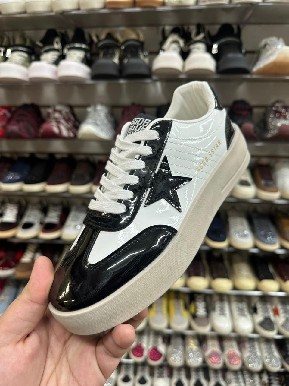 ,кроссовки со звездами,низкие кроссовки,спортивная ,кроссовки golden goose