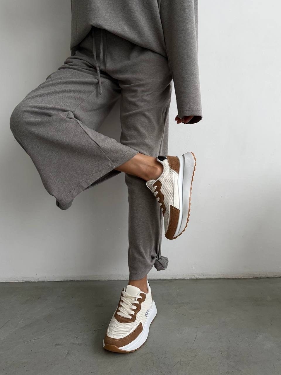 ,кроссовки женскиe,спортивная ,стильные женские кроссовки,модные кроссовки