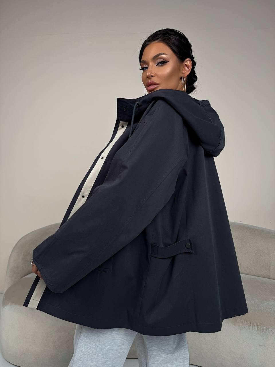 демисезонная куртка,куртка,ветровка удлиненная с капюшоном,стильная куртка,куртка модная