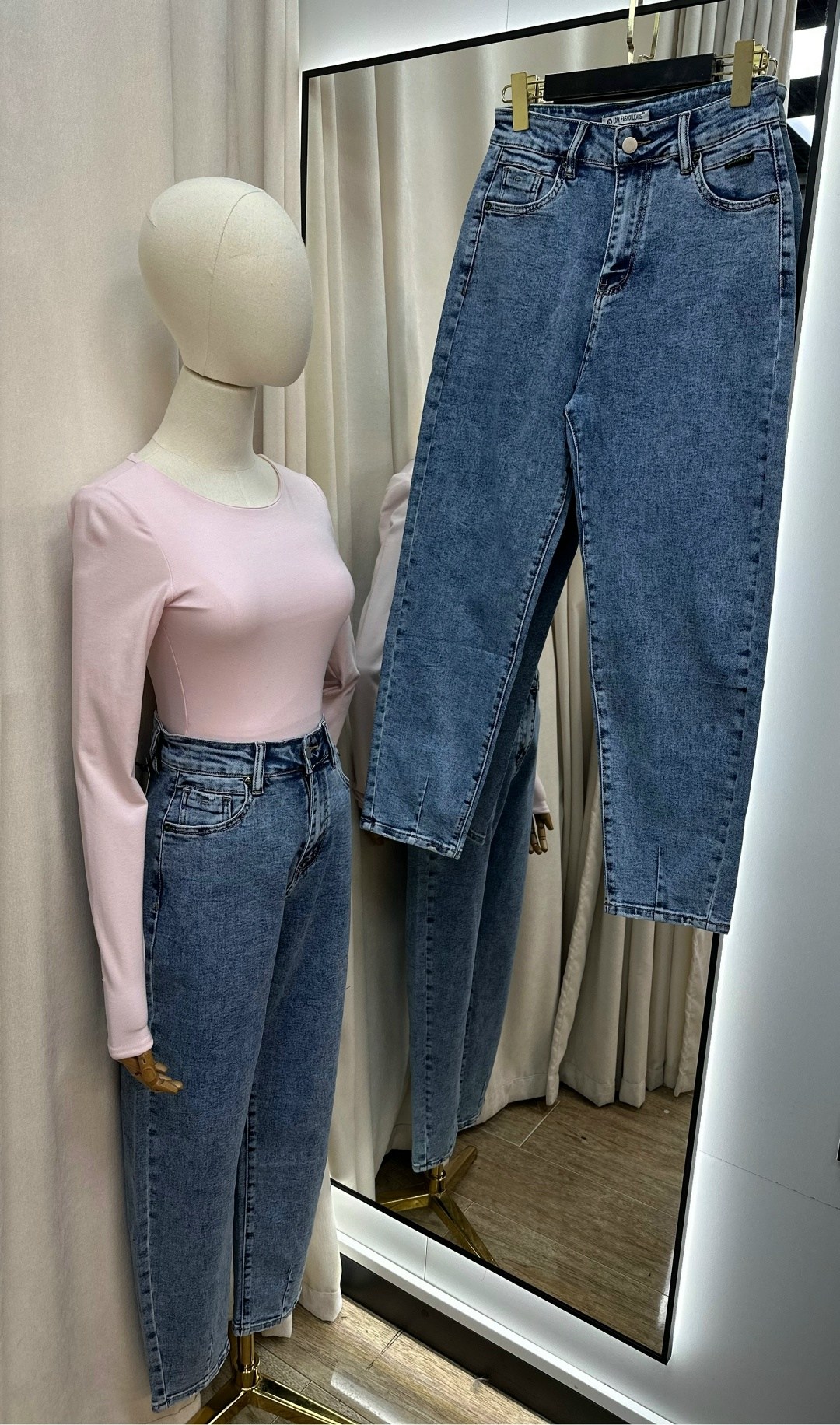 модные джинсы осень 2025,модные джинсы,джинсы тренд,джинсы 2026 женские модные тенденции,модные джинсы 2025