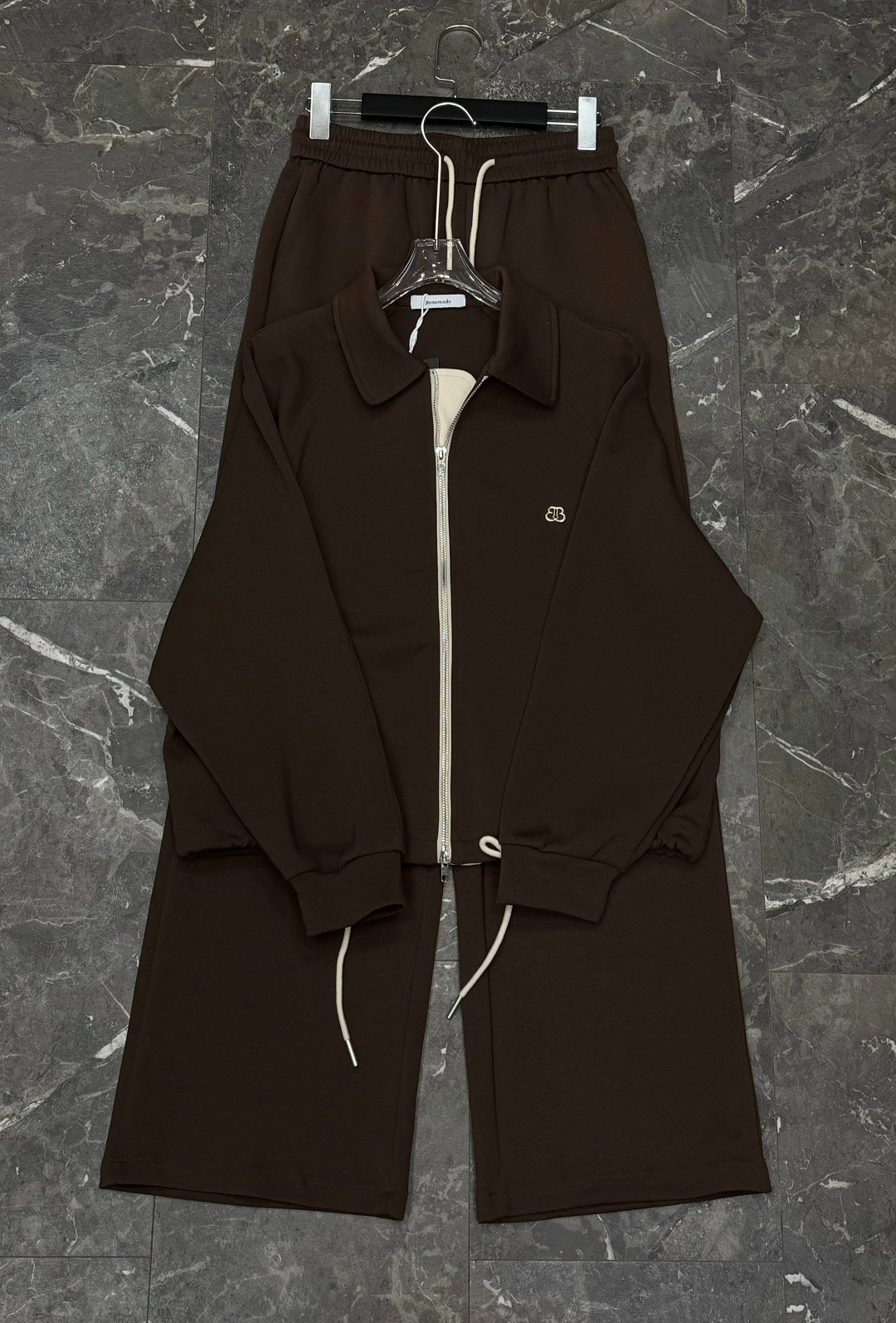 женский трикотажный костюм,костюм трикотажный,женские спортивные костюмы,костюм спортивный на флисе leo.ni цвет светло-серый,спортивный костюм