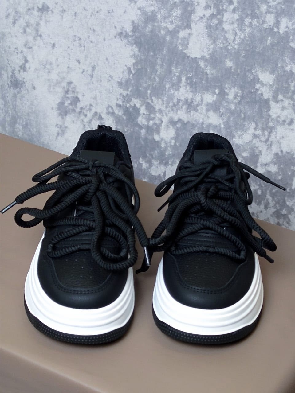 ,кроссовки женскиe,модные кроссовки,повседневные кроссовки,массивные кроссовки