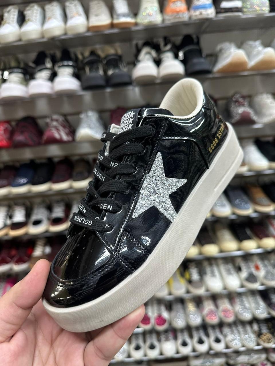 ,кроссовки со звездами,низкие кроссовки,спортивная ,кроссовки golden goose
