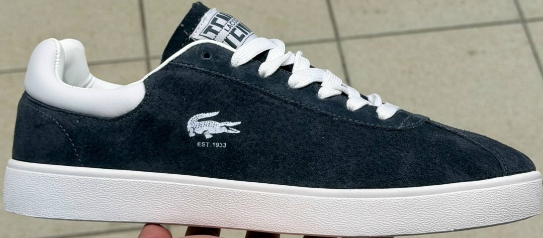 кроссовки lacoste,кроссовки lacoste baseshot,мужские кроссовки lacoste baseshot из замши с резиновой подошвой,кеды baseshot lacoste,замшевые кроссовки lacoste для мужчин с контрастной резиновой подошв