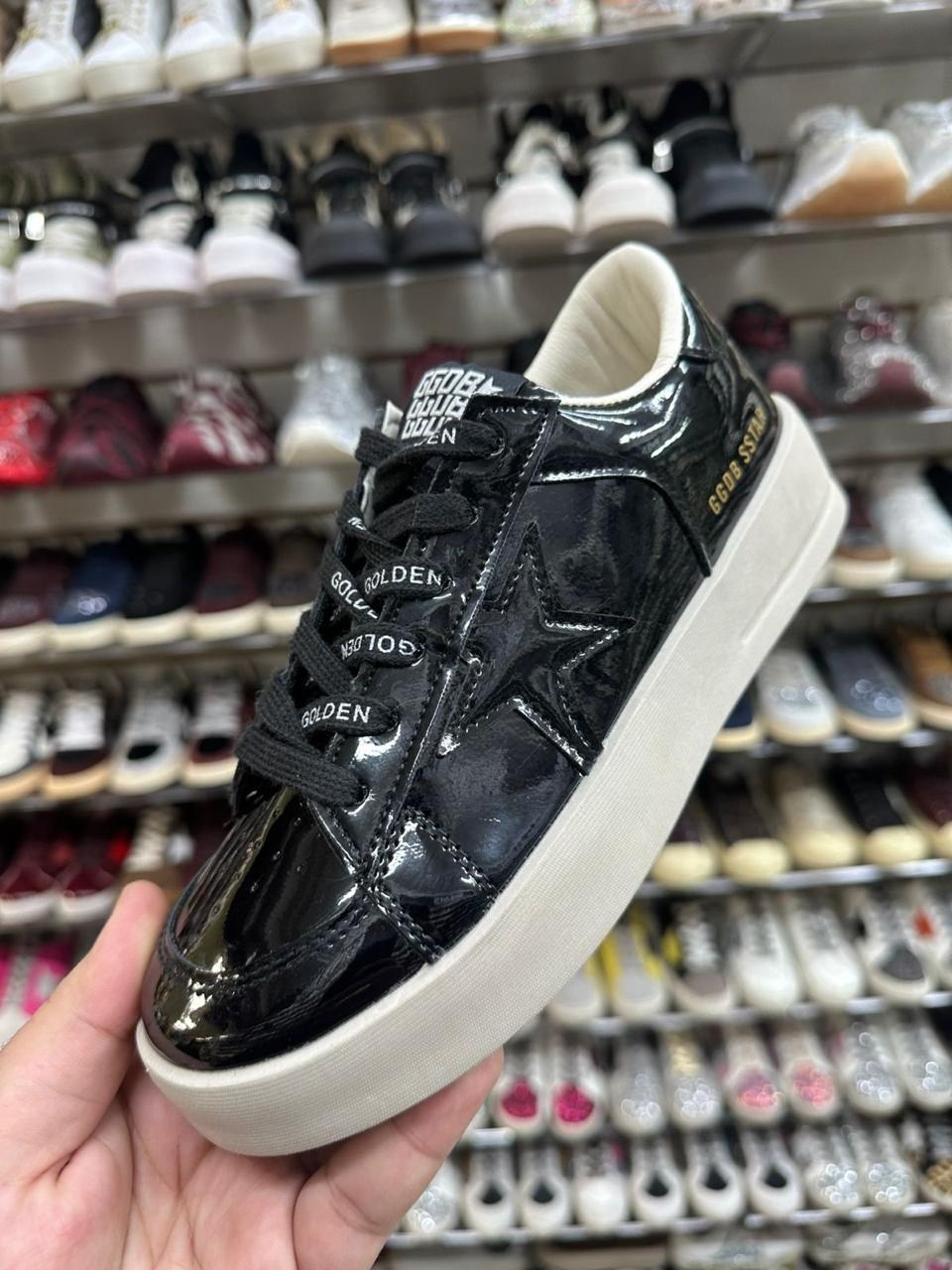 ,кроссовки со звездами,низкие кроссовки,спортивная ,кроссовки golden goose