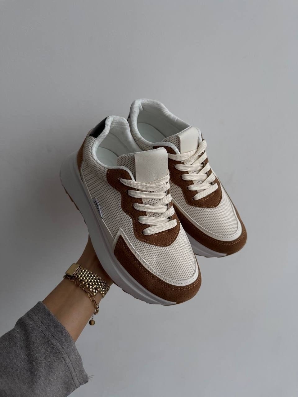 ,кроссовки женскиe,спортивная ,стильные женские кроссовки,модные кроссовки