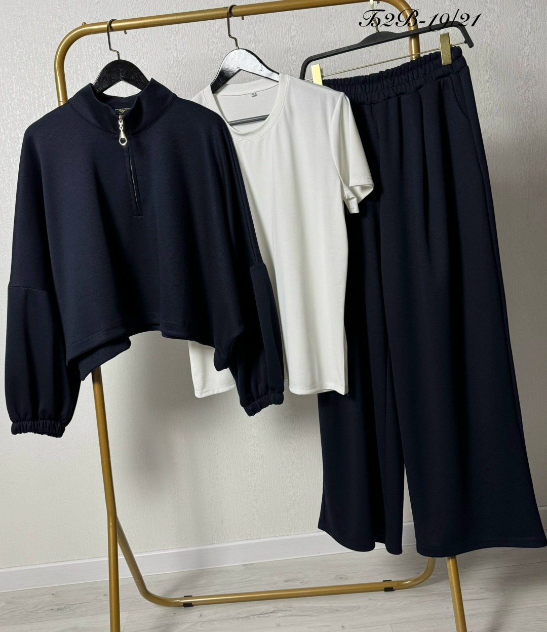 женские костюмы спортивные,женские костюмы,костюм,свитшот и брюки,брюки свободные