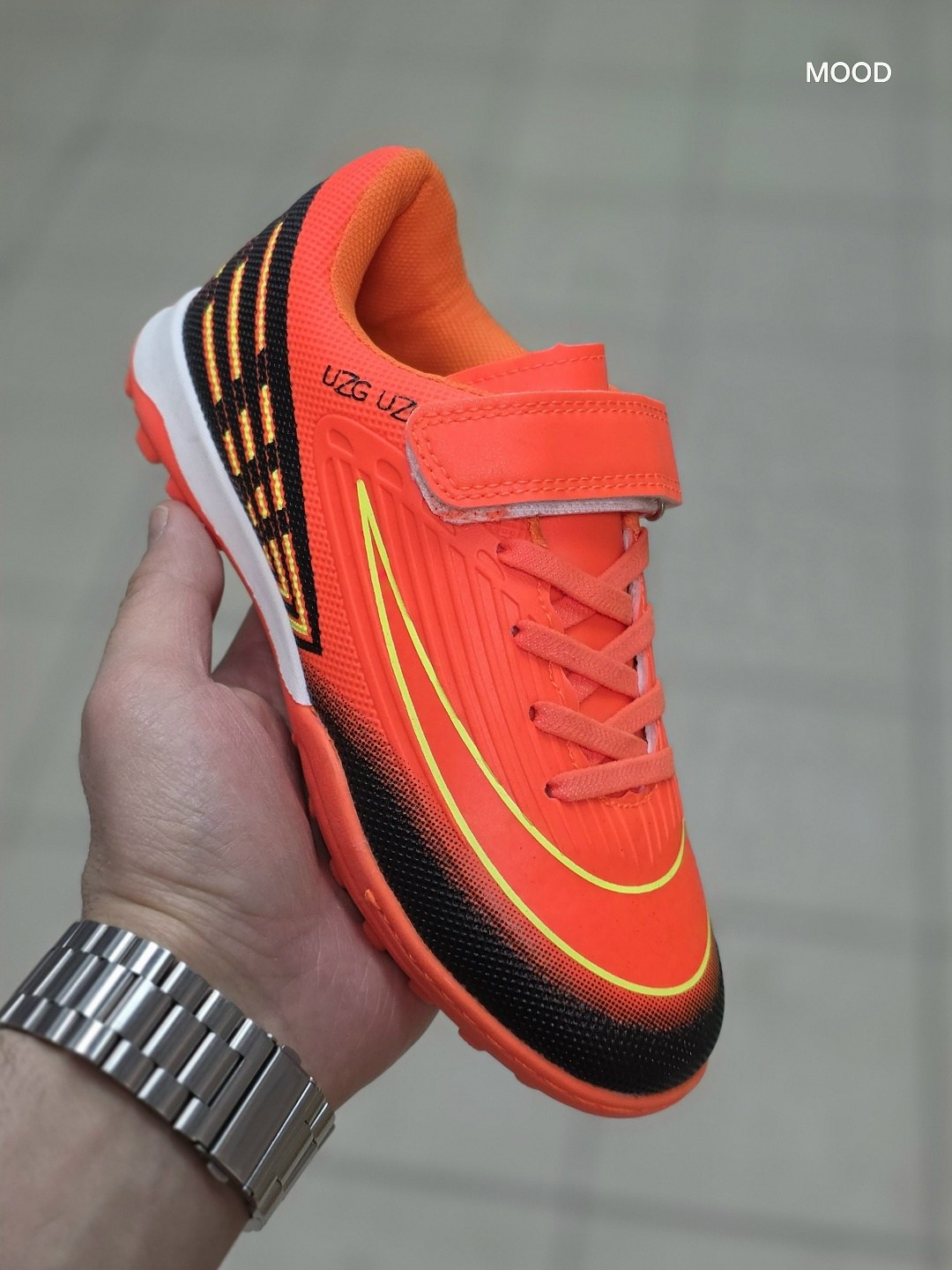 сороконожка для футбола,футбольная бутса,футбольная ,кроссовки футбольные, спортивная