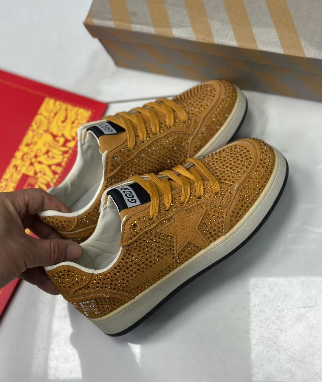 ,golden goose кроссовки,кеды женские golden goose,женские кроссовки,повседневные кроссовки