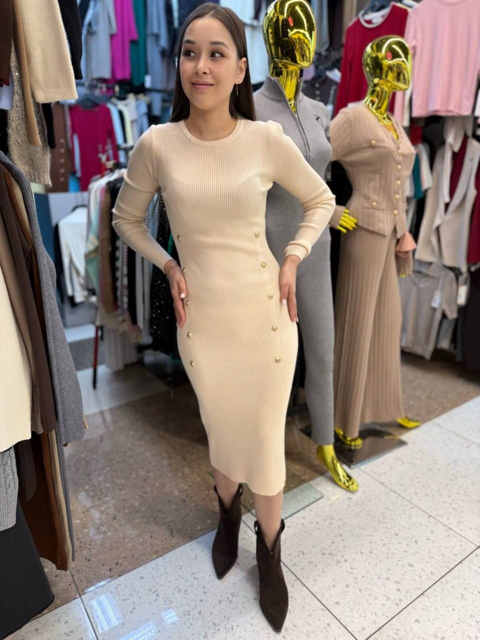 платье лапша бежевое,платье лапша,женское платье лапша,платье из лапши трикотаж,бежевое платье вязаное