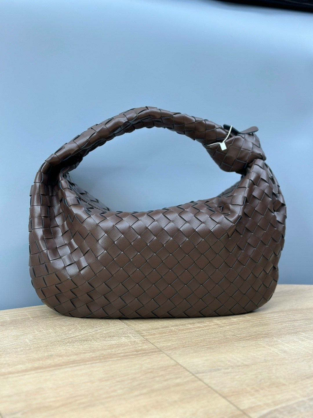bottega veneta женская сумка,сумка bottega veneta,сумка боттега венета,сумка боттега венета jodie,сумка bottega veneta черный