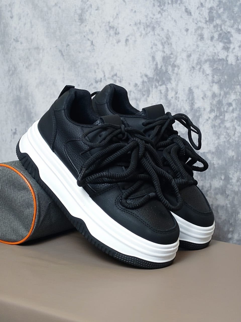 ,кроссовки женскиe,модные кроссовки,повседневные кроссовки,массивные кроссовки