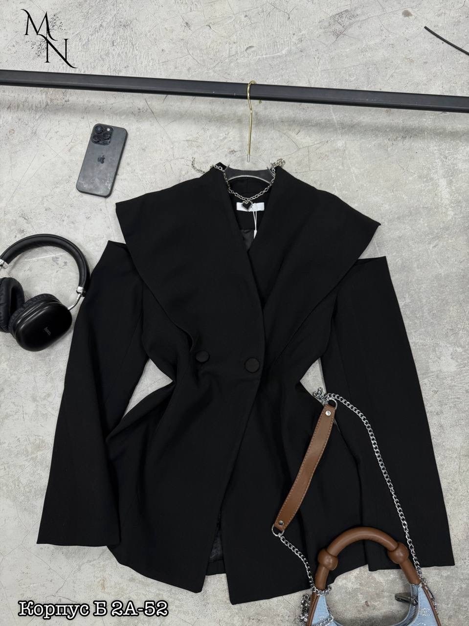 жакет с архитектурными плечами,стильные наряды,жакет,платье-пиджак асимметричного кроя