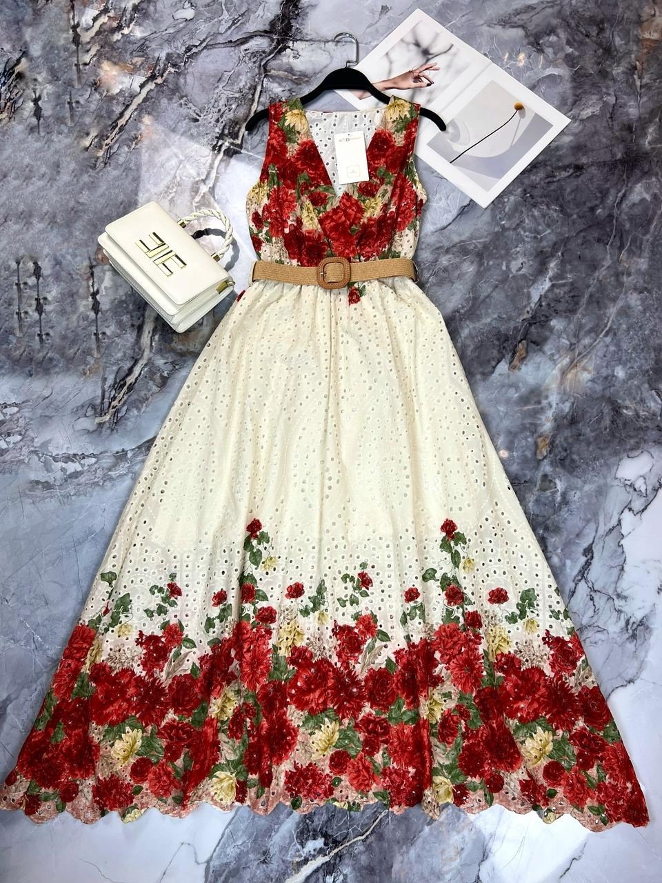 женщин,девушка в платье,высокая мода,роскошная блондинка