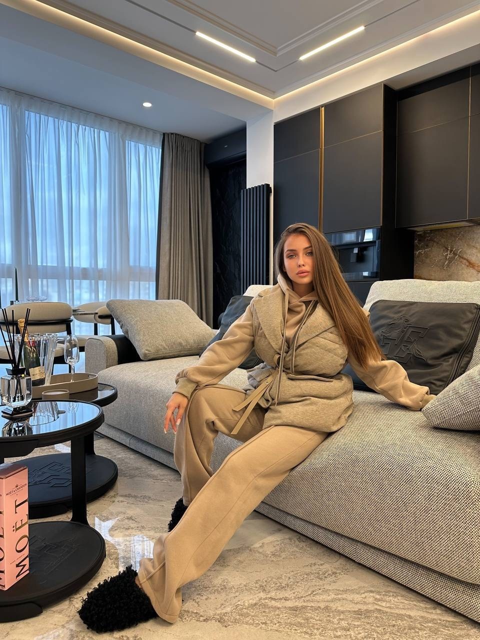 спортивный костюм тёплый,костюм спортивный женский,теплый костюм на флисе,женский спортивный костюм с капюшоном,спортивный костюм бежевый женский