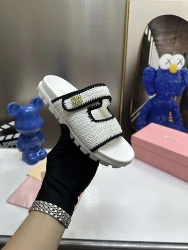 сандалии женские,шлепанцы женские,тапочки модные,модные сандалии,сандалии