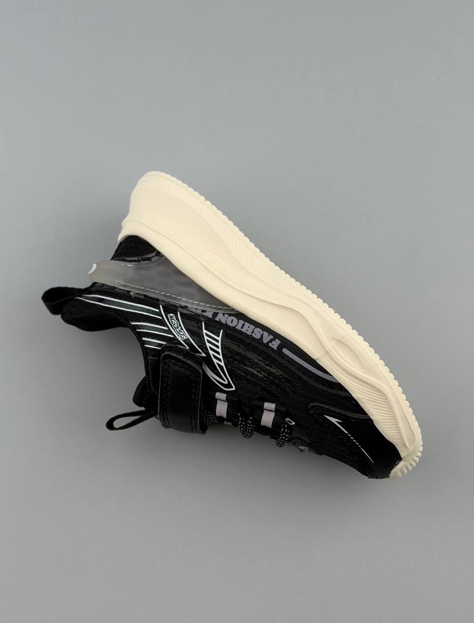 кроссовки,детские кроссовки,кроссовки мальчику,спортивная ,повседневные кроссовки