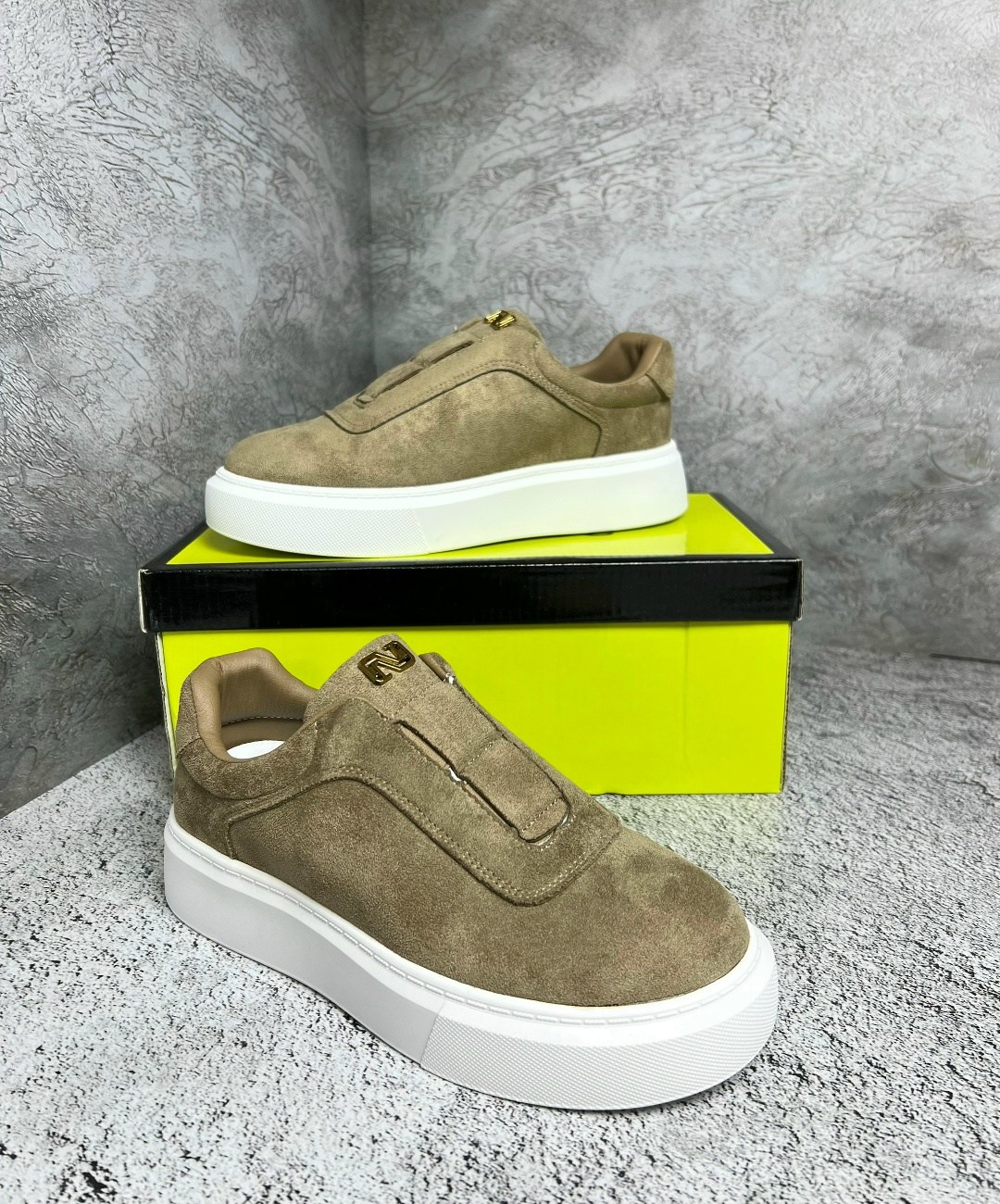 , женская,замшевые кроссовки,спортивный ,женские кеды