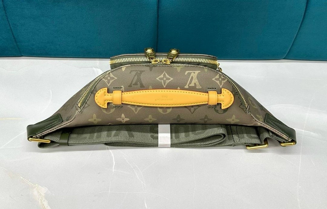 поясная сумка louis vuitton,сумка на пояс louis vuitton,женская поясная сумка louis vuitton bumbag,сумка поясная луи виттон,луи виттон сумка
