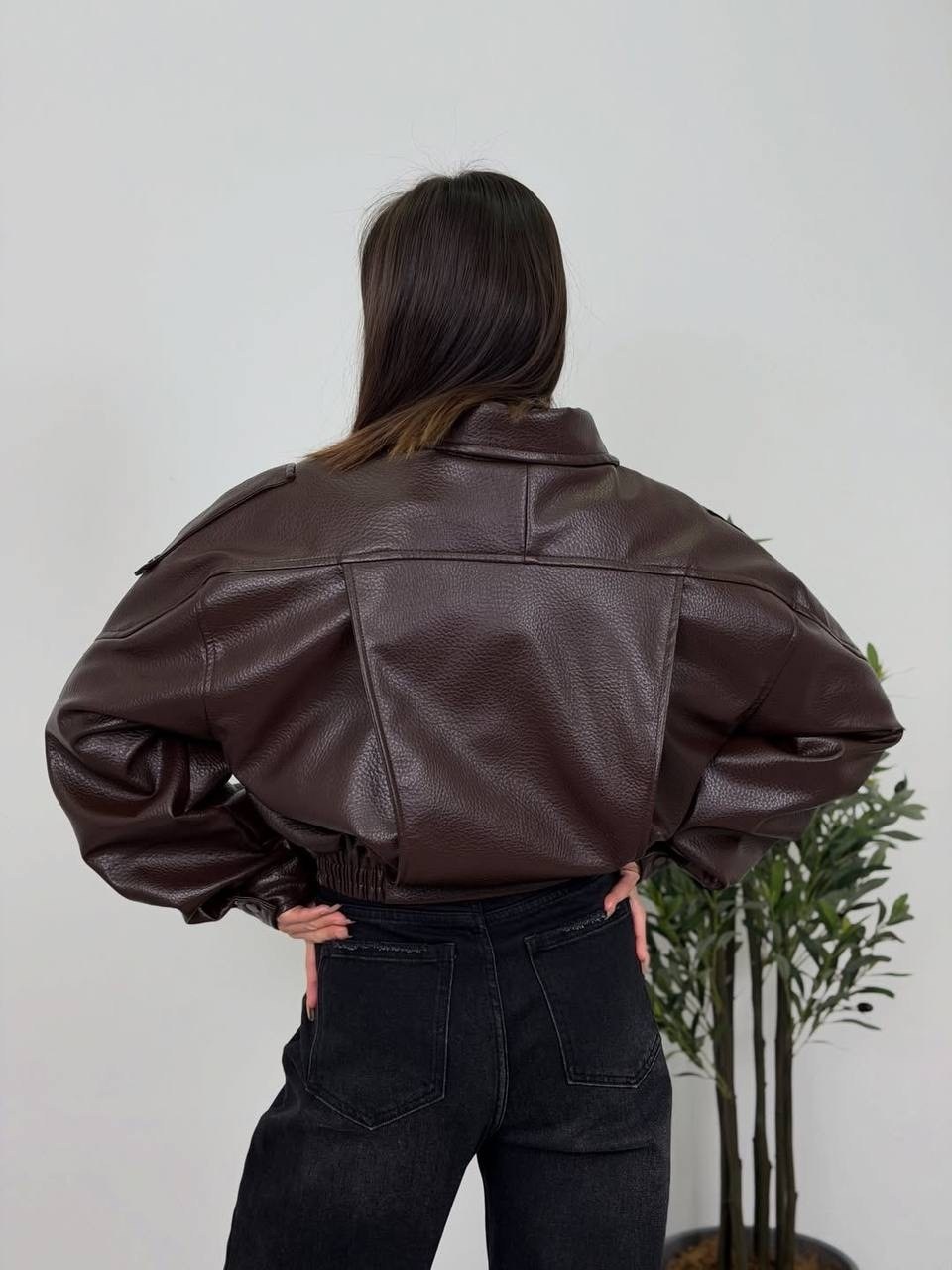 женская куртка кожаная оверсайз короткая okssana firsanova,кожаная куртка,кожаная куртка оверсайз,кожаная куртка женская,куртка женская