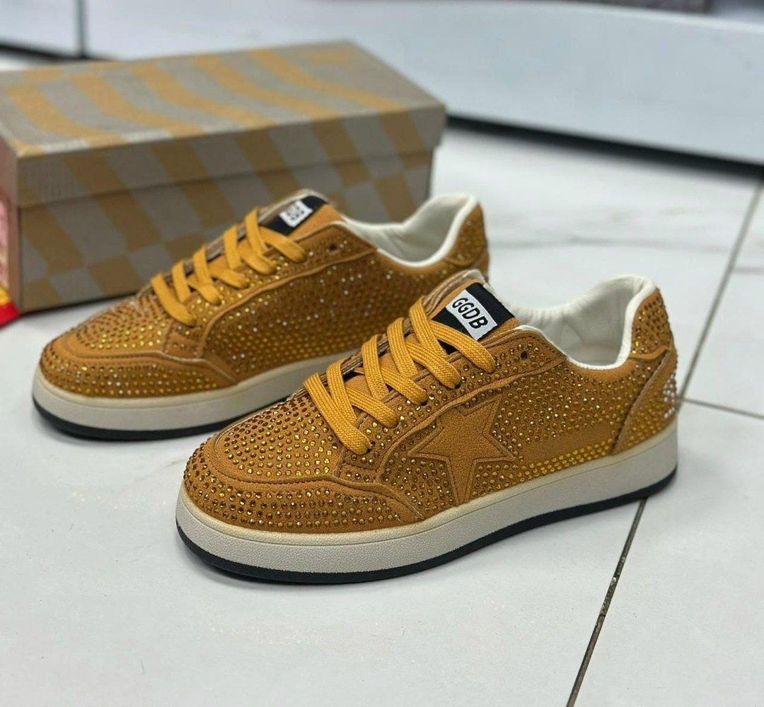 ,golden goose кроссовки,кеды женские golden goose,женские кроссовки,повседневные кроссовки