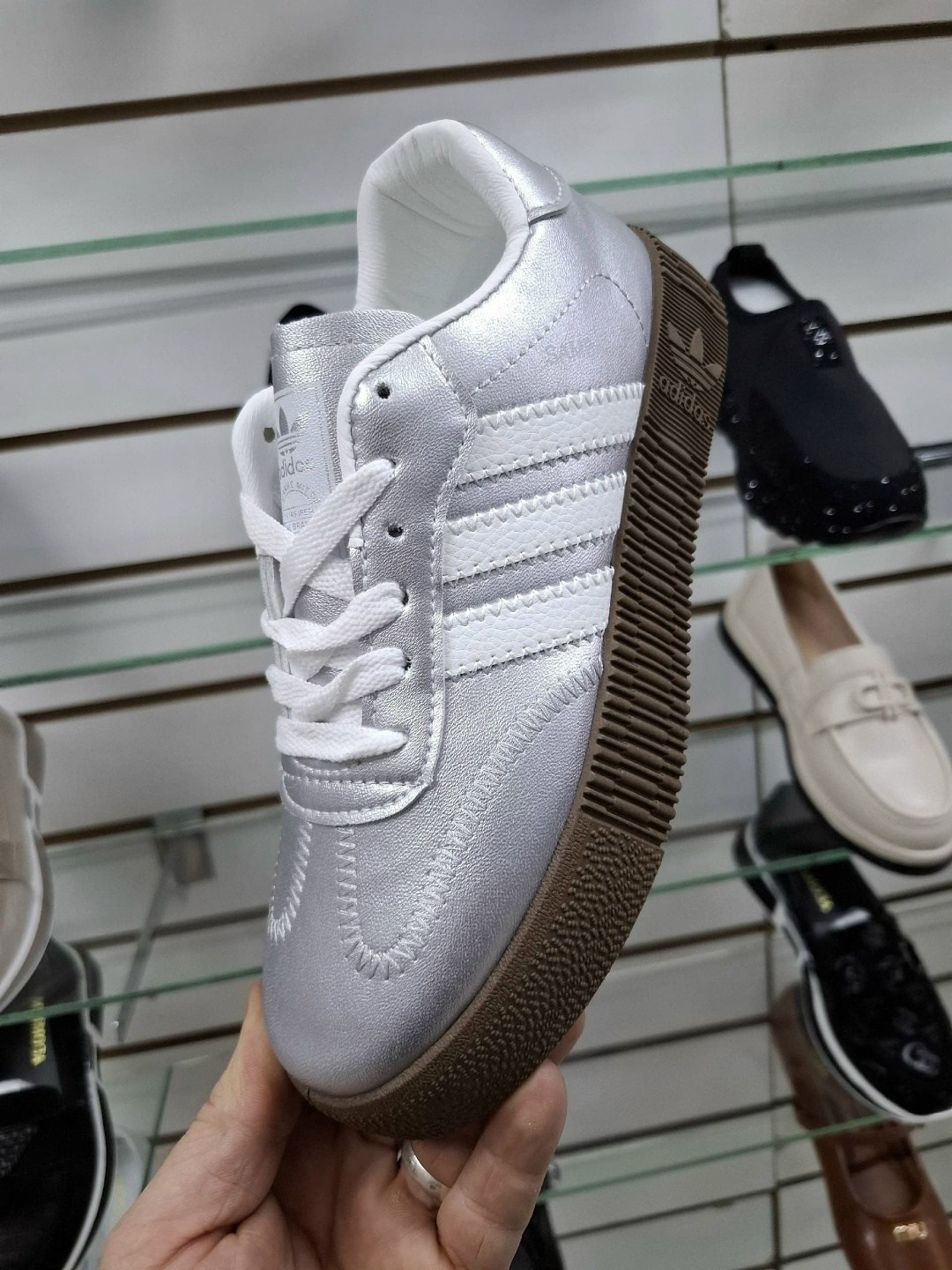 ,женские кроссовки,повседневные кроссовки,кроссовки,спортивная