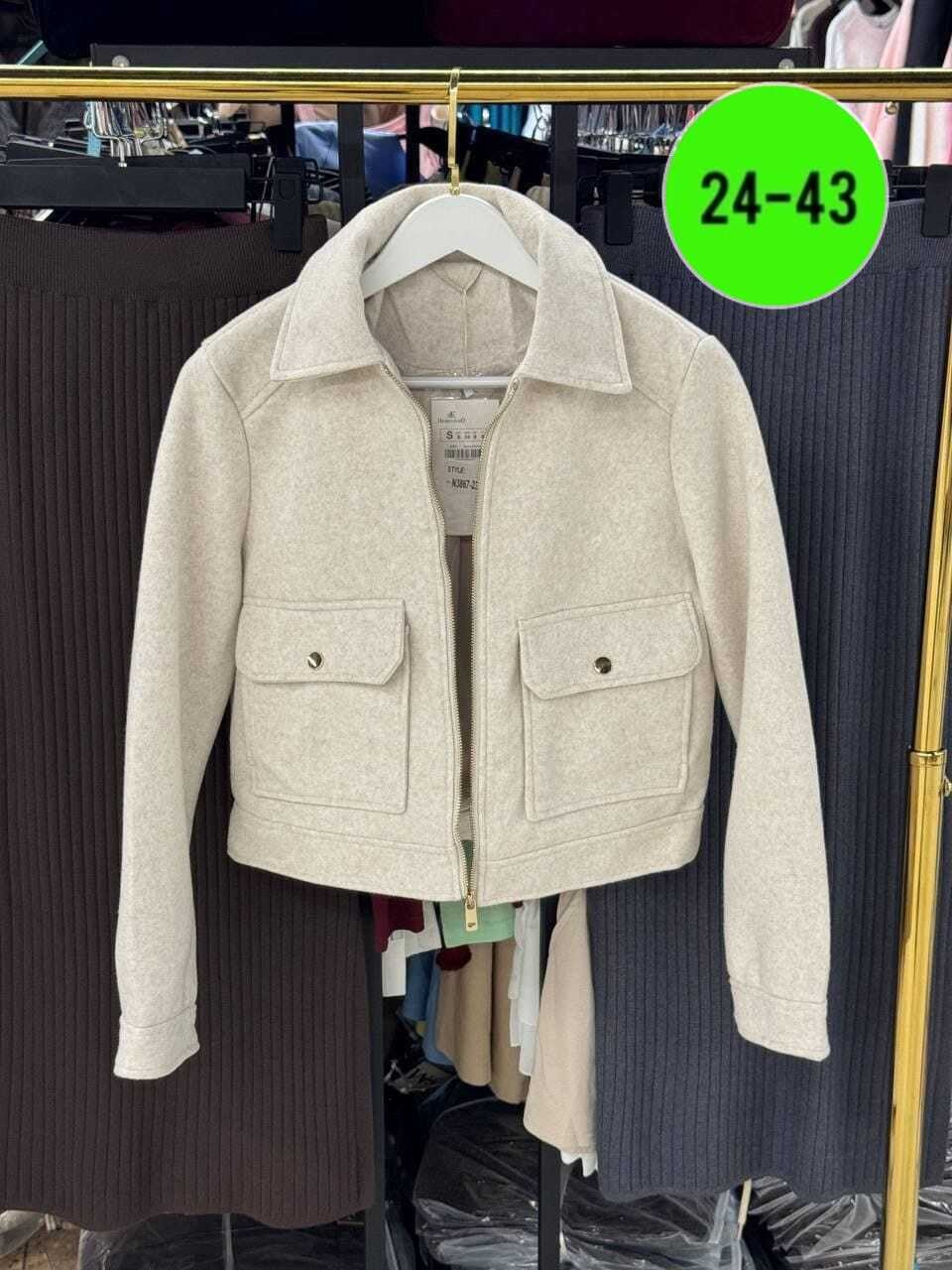 укороченная куртка,стильная куртка,косуха куртка,куртка с воротником,женская куртка