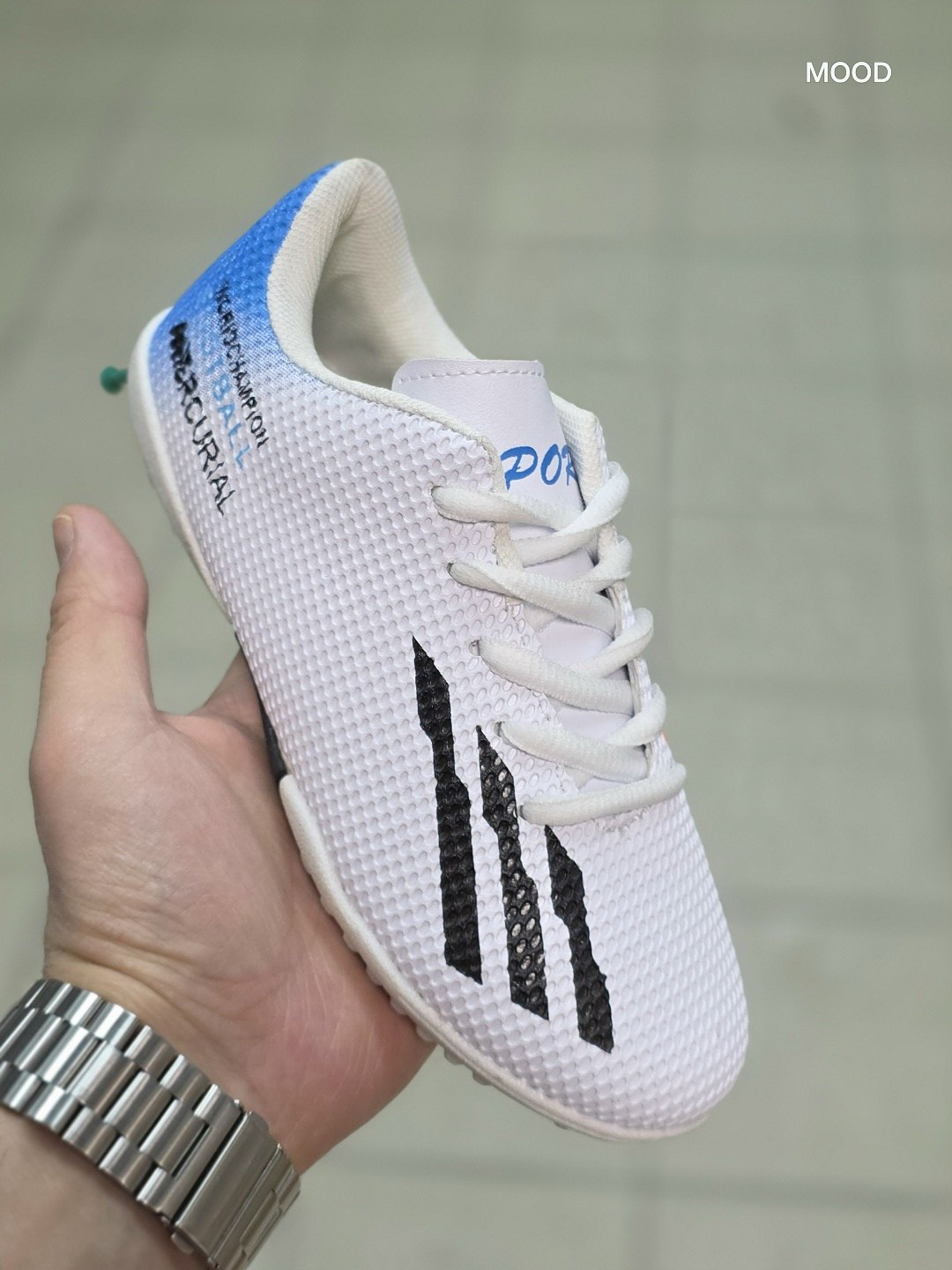 сороконожка для футбола,футбольная бутса,футбольная ,кроссовки футбольные, спортивная