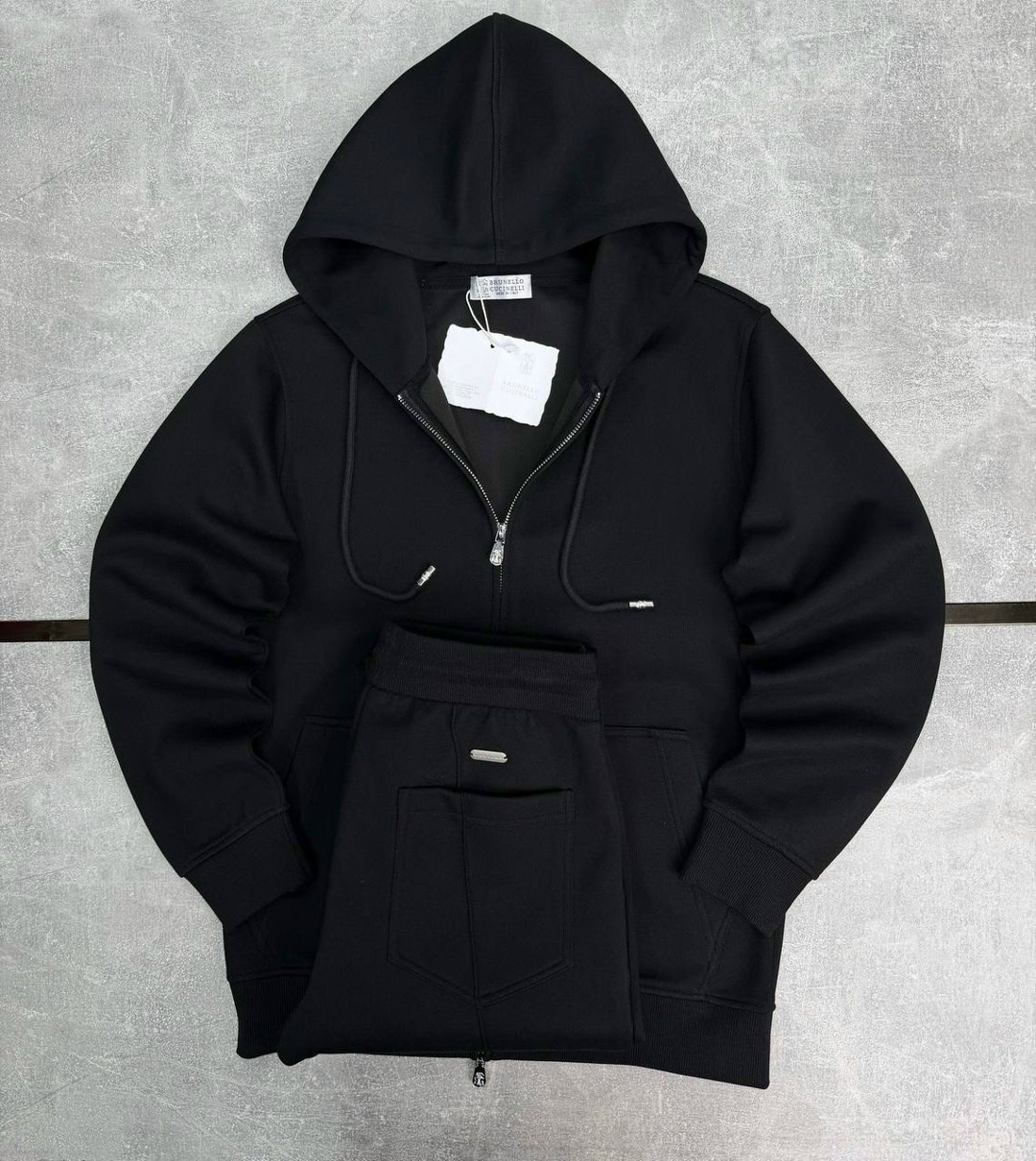 спортивный костюм brunello cucinelli,бежевая кофта,спортивные костюм,мужской спортивный костюм